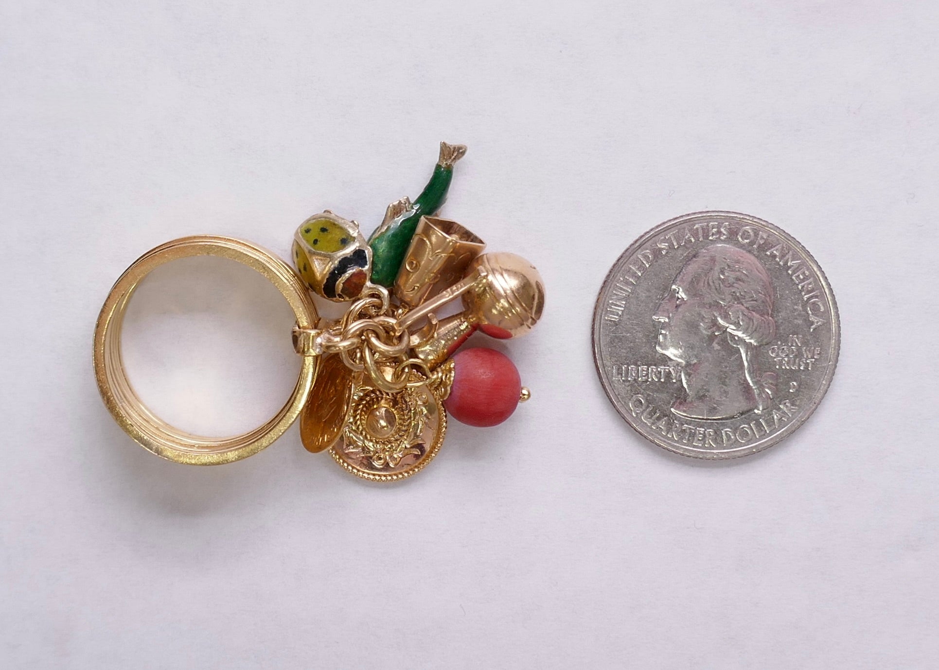 Vintage 18K Gold Multi-Band Mexican Charm Ring– 7 Dangling Gold Charms Size 7.5