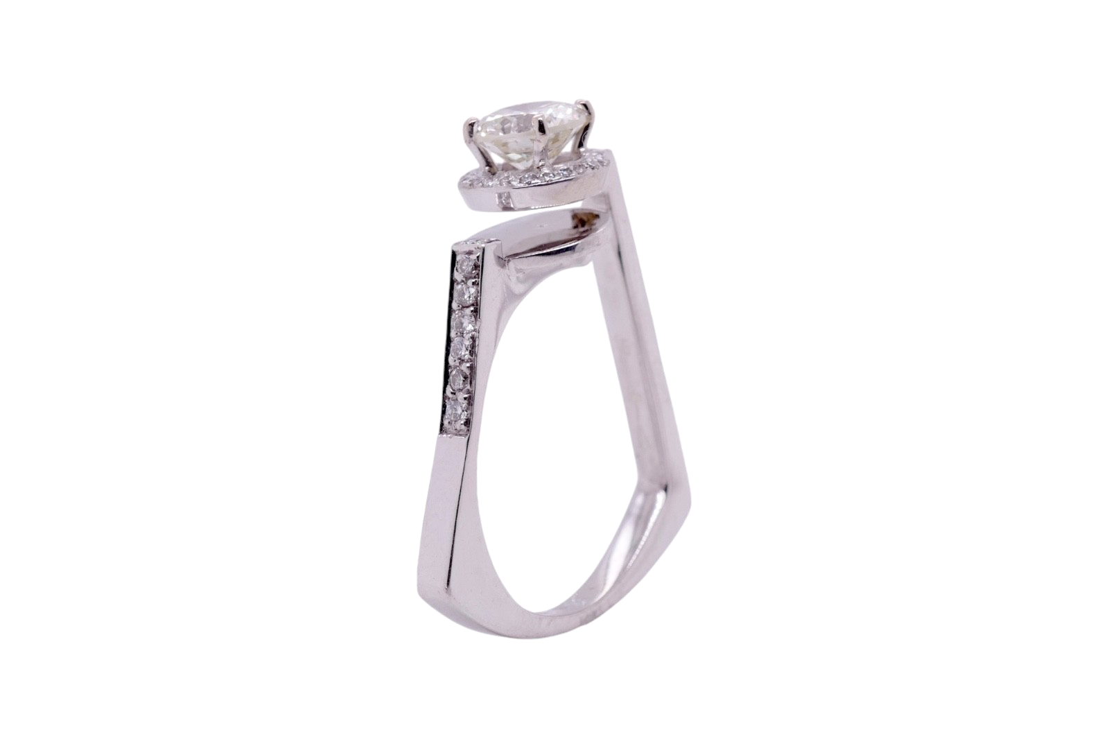 Stunning 14K White Gold Diamond Ring Size 6.5