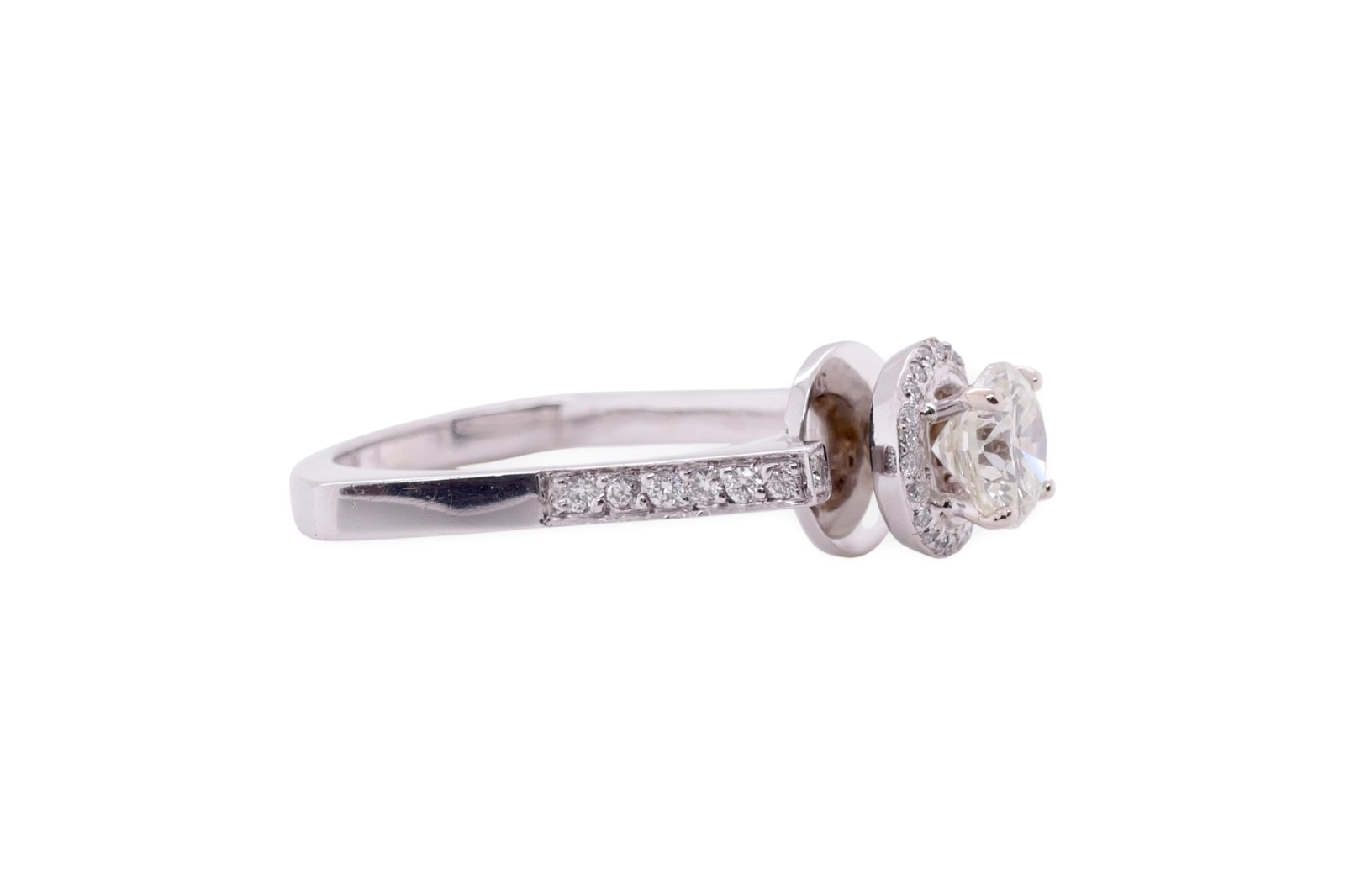 Stunning 14K White Gold Diamond Ring Size 6.5