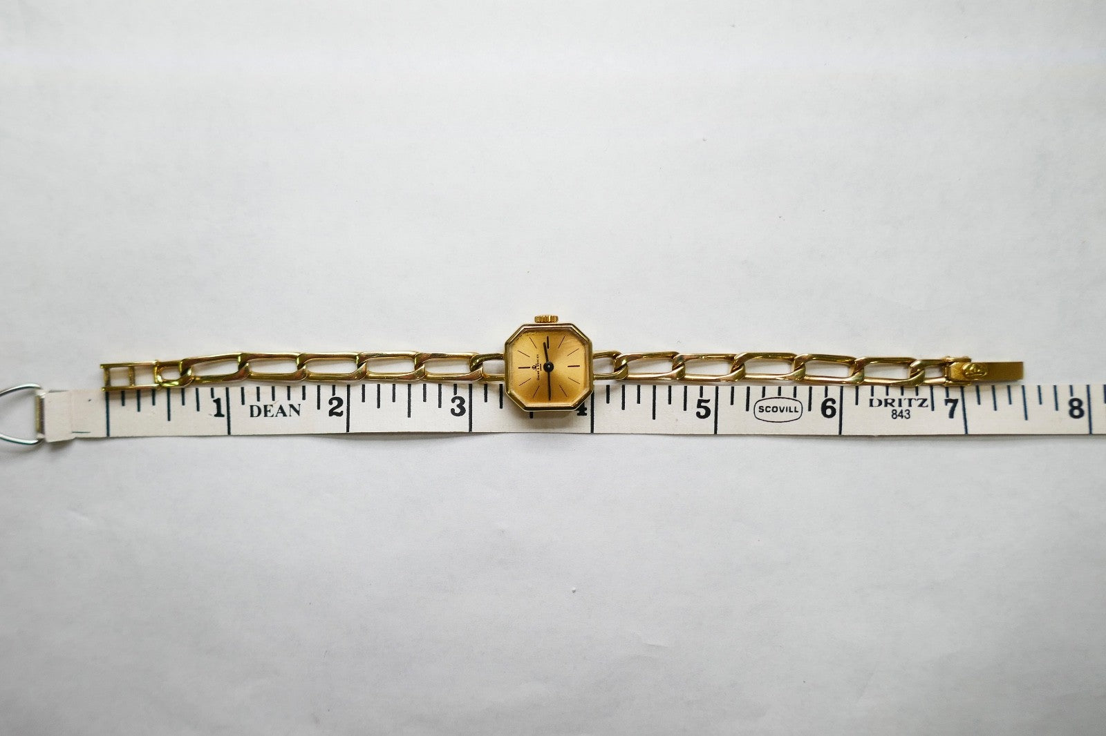 Vintage Baume & Mercier Genève 14K Gold Ladies Watch Octagonal Case 7.48 in