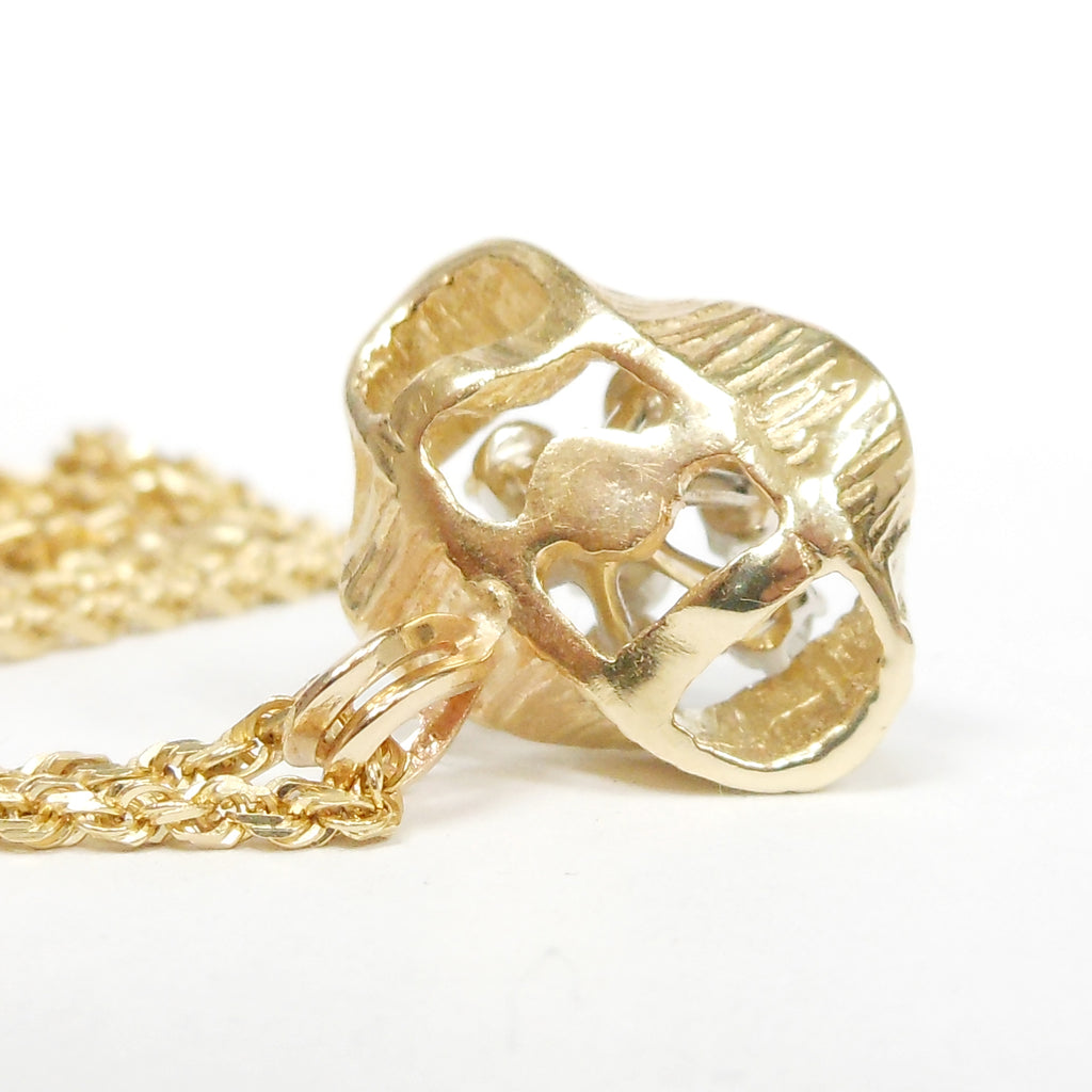 Vintage 14K Gold 0.70 ctw VS Diamond Cluster Pendant Necklace