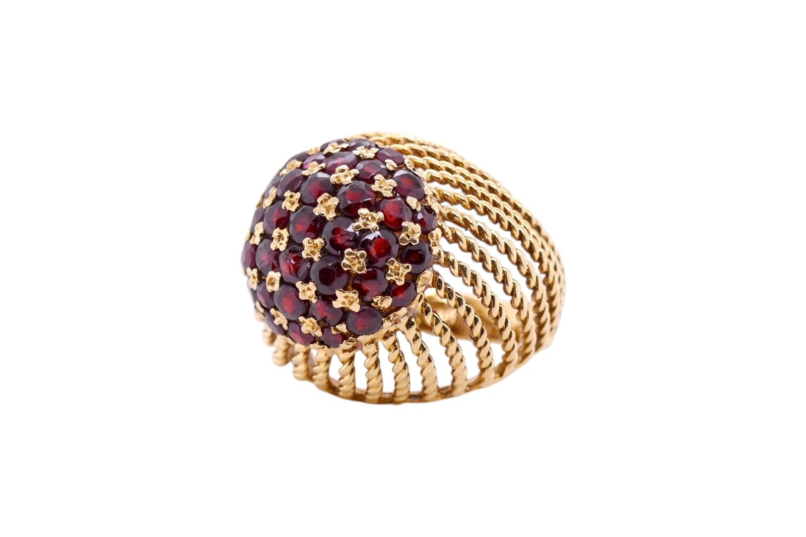 Vintage 18K Yellow Gold Garnet Dome Cocktail Ring Size 4