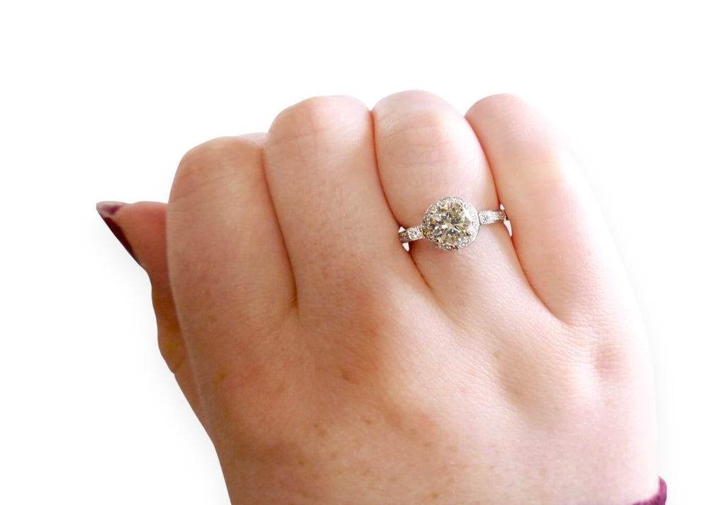 Stunning 14K White Gold Diamond Ring Size 6.5