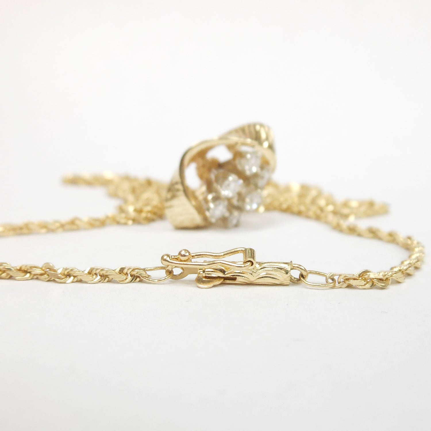 Vintage 14K Gold 0.70 ctw VS Diamond Cluster Pendant Necklace