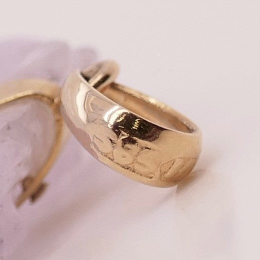 Engraved Lavender Jade Pendant 14k Gold