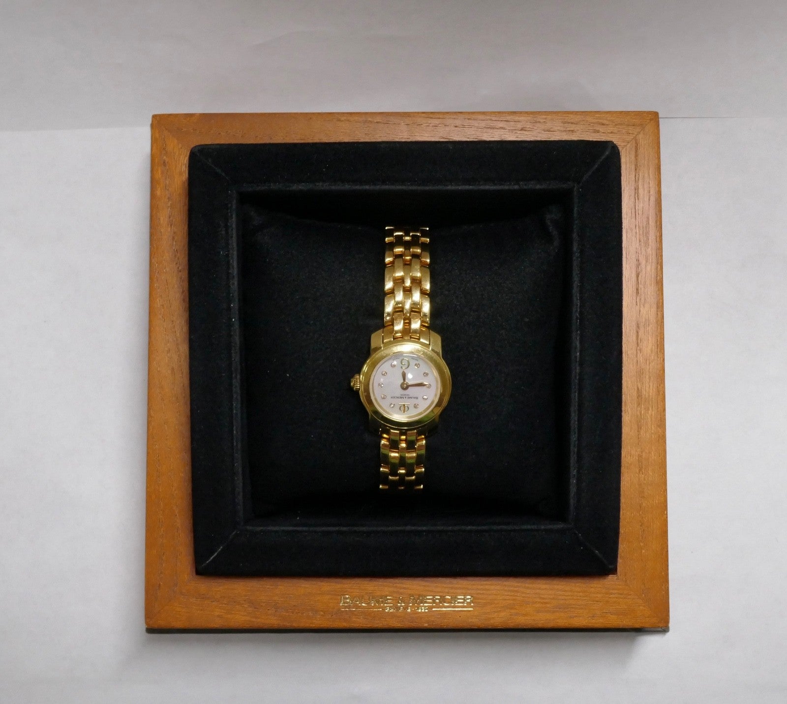 Baume & Mercier Geneve 1830 18K Solid Yellow Gold Women's Watch & Original Boxes
