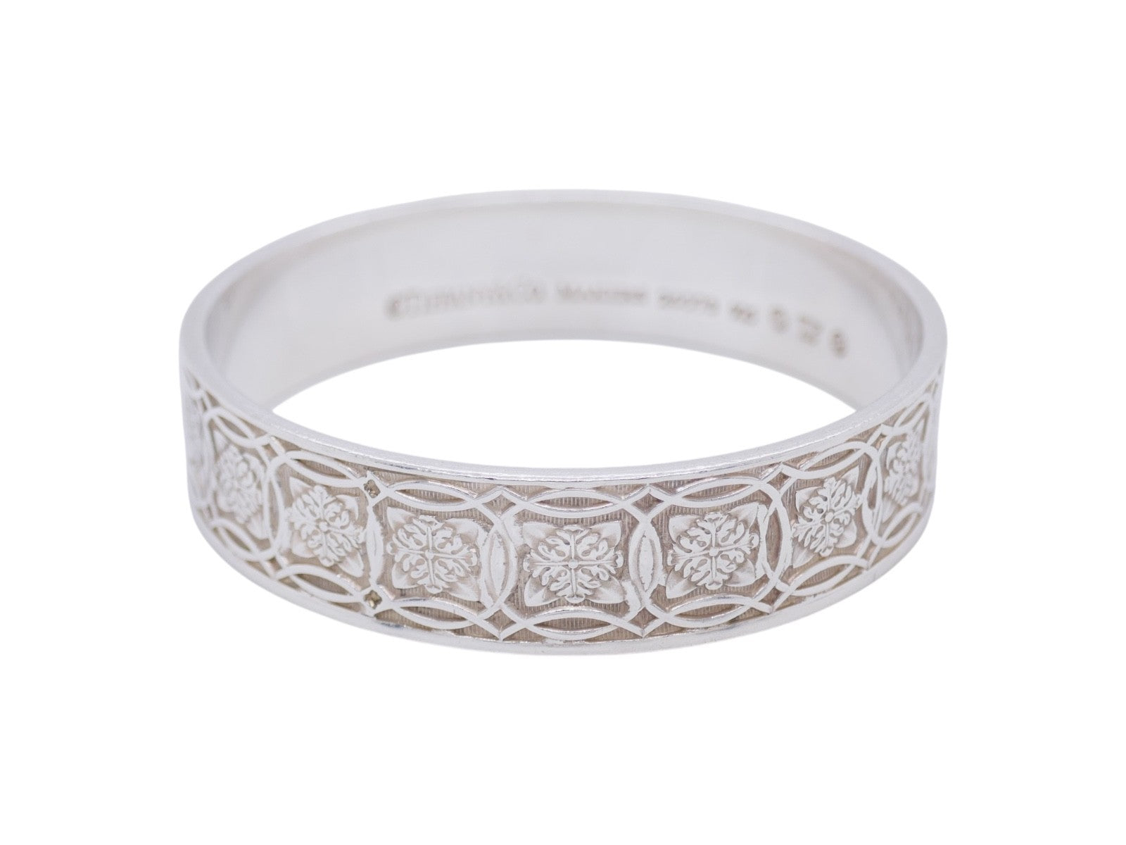 Tiffany & Co. Makers Celtic Leaf Sterling Silver Bangle 7.5 In with Pouch & Box