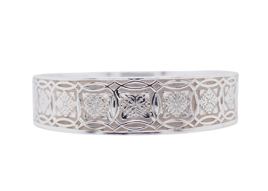 Tiffany & Co. Makers Celtic Leaf Sterling Silver Bangle 7.5 In with Pouch & Box